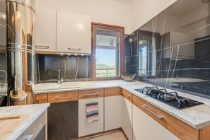 Fridge, oven, stovetop, coffee/tea maker - Melissa 1 - paradise views of the sea and mountains, large garden (Korfu)
