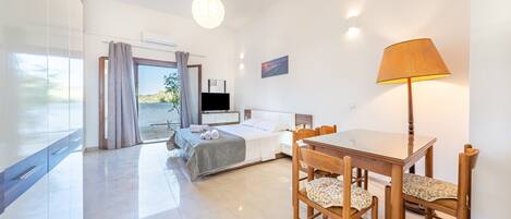 1 makuuhuone, silitysrauta/-lauta, ilmainen Wi-Fi, vuodevaatteet