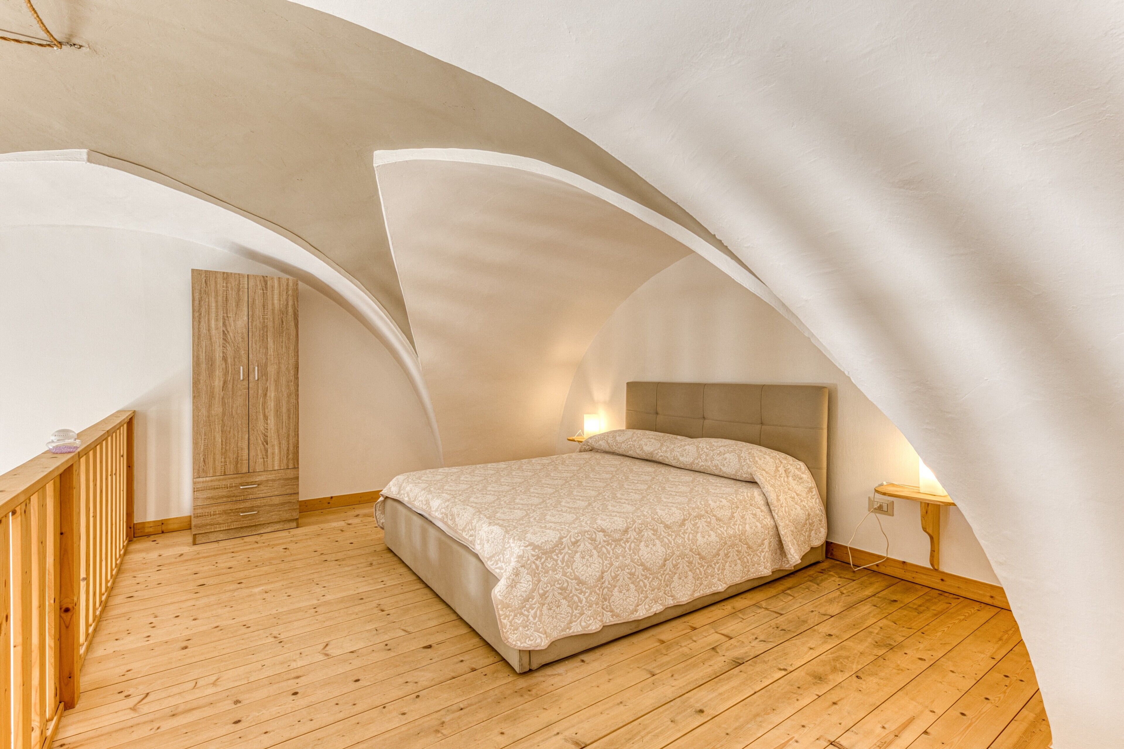 1 dormitorio, tabla de planchar con plancha, wifi gratis y ropa de cama