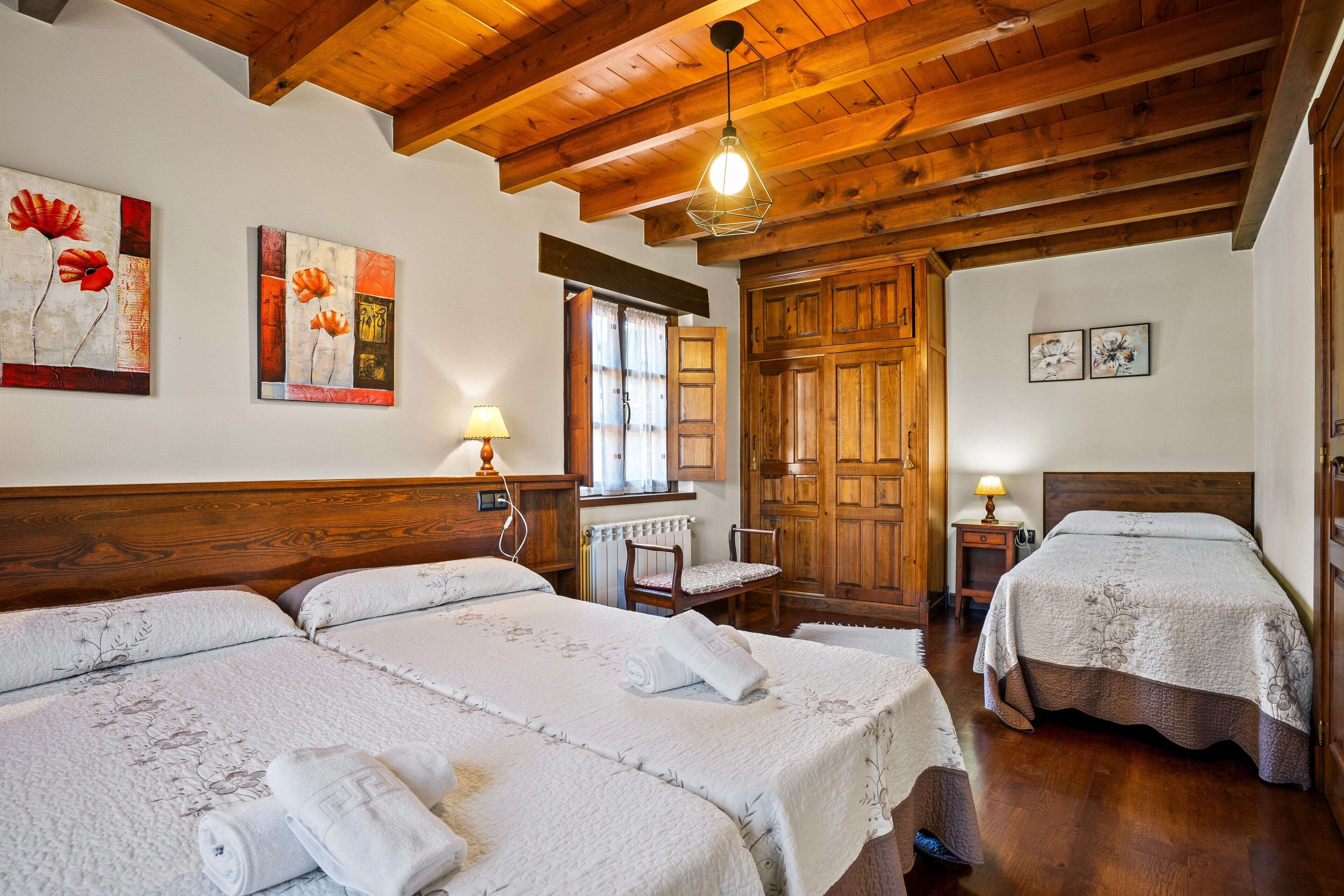 3 bedrooms, iron/ironing board, free WiFi, bed sheets