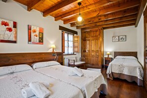 3 habitaciones, tabla de planchar con plancha y wifi gratis 