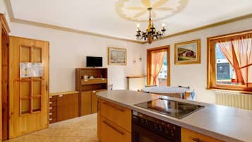 Réfrigérateur, four, plaque de cuisson, lave-vaisselle