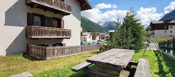 Apartment 'Appartamento Edelweiss' with Mountain View, Shared Garden and Wi-Fi