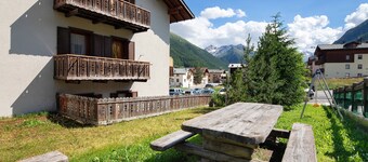 Apartment 'Appartamento Edelweiss' with Mountain View, Shared Garden and Wi-Fi