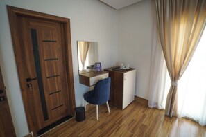 ห้องเอ็กซ์คลูซีฟ | ผ้าปูที่นอนฝ้ายอียิปต์, เครื่องนอนระดับพรีเมียม, มินิบาร์