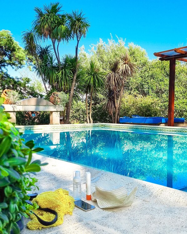 Piscine extérieure (ouverte en saison)