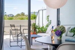 Outdoor dining - Executive Rental - Campbelltown (Campbelltown)