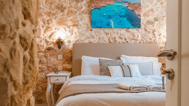 4 chambres, fer et planche à repasser, Wi-Fi, draps fournis