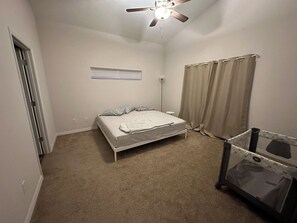 3 chambres, fer et planche Ă repasser, Wi-Fi, draps fournis