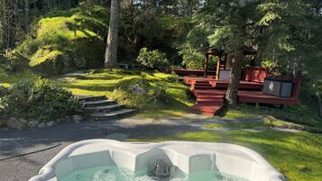 Bañera de hidromasaje exterior