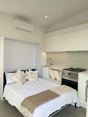 1 chambre, bureau, fer et planche à repasser, Wi-Fi