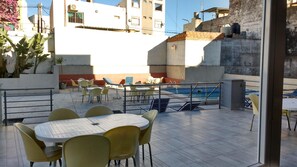 Khu ẩm thực ngoài trời