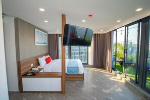 Luxury Room, Balcony, Lake View - Lake View Hotel (Hanoi)