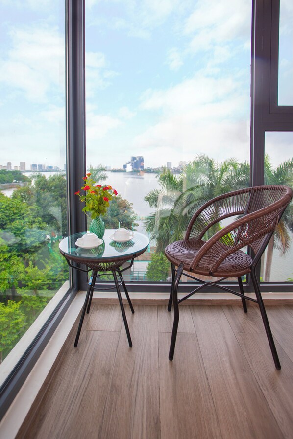 Deluxe Double or Twin Room | Lake view - Lake View Hotel (Hanoi)