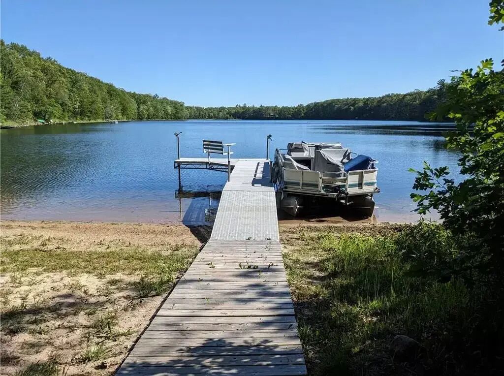 Picture-Perfect Cozy Northwoods Cabin On Crystal-Clear Lake