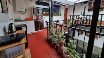 Fridge, microwave, coffee/tea maker, electric kettle