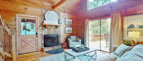 Fernseher, Kamin, Tischfußball