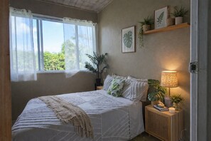 4 bedrooms, iron/ironing board, free WiFi, bed sheets - Free unlimited Wifi & AC spacious 4 bedroom (Rarotonga)