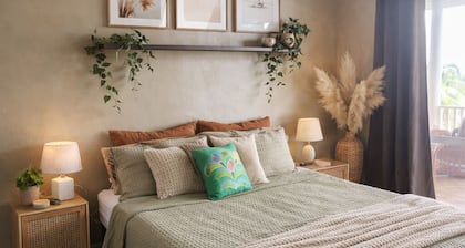 Free unlimited Wifi & AC spacious 4 bedroom