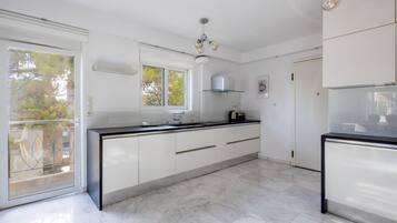 Fridge, microwave, oven, dishwasher