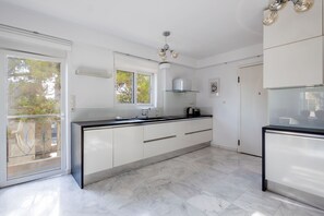 Fridge, microwave, oven, dishwasher