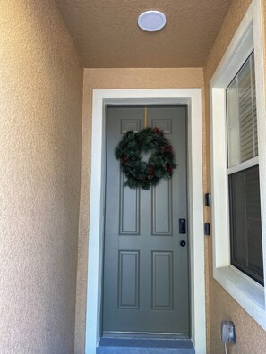 Interior - MY HAPPY PLACE 4 is a well-established in tne beautiful community, (Kissimmee)