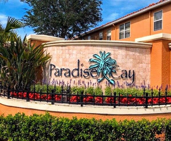 Exterior - MY HAPPY PLACE 4 is a well-established in tne beautiful community, (Kissimmee)