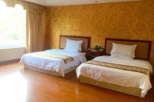 Jiaoling Shun'an Hotel