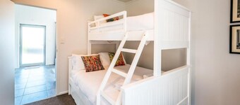 Delamore Cove - Kowhai | Stay Waiheke