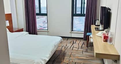 Xinyang Lingyun Hotel Chain