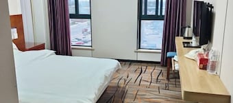 Xinyang Lingyun Hotel Chain