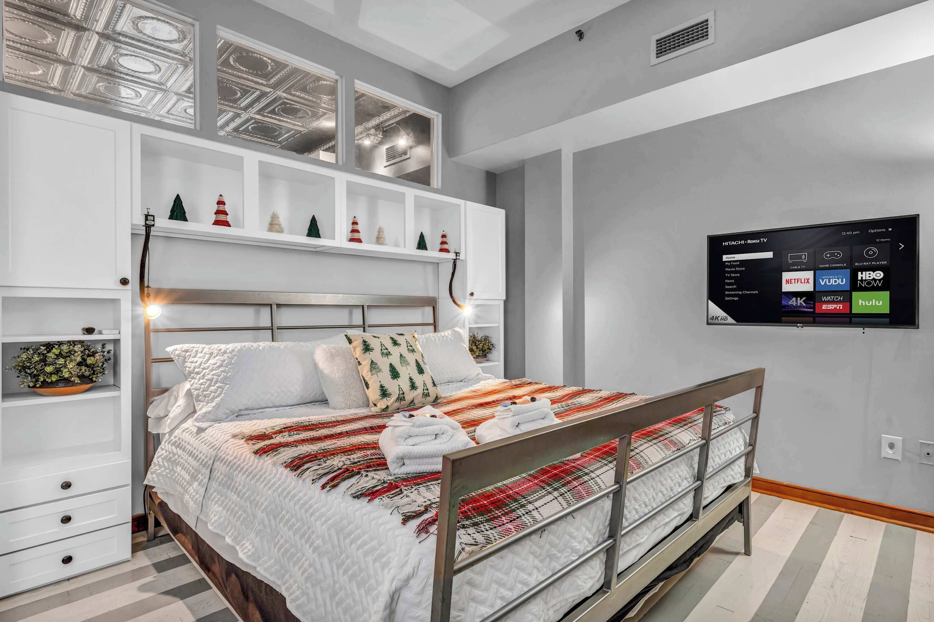 2 habitaciones, tabla de planchar con plancha, wifi y ropa de cama 