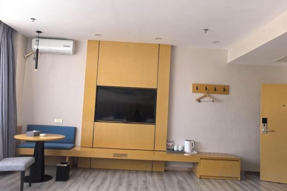 Standard Room (2 Beds)