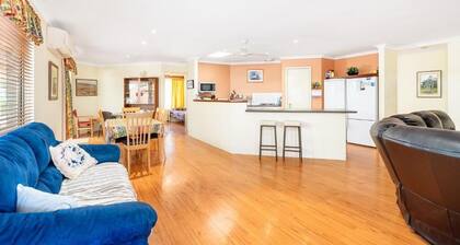 Hidden Gem Getaway in Dunsboroughs Heart