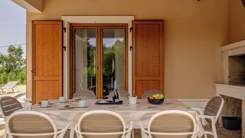 Khu ẩm thực ngoài trời