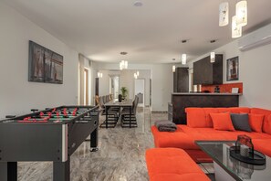 21-inch flat-screen TV with satellite channels, video-game console - Villa Erla (Sveta Nedelja)