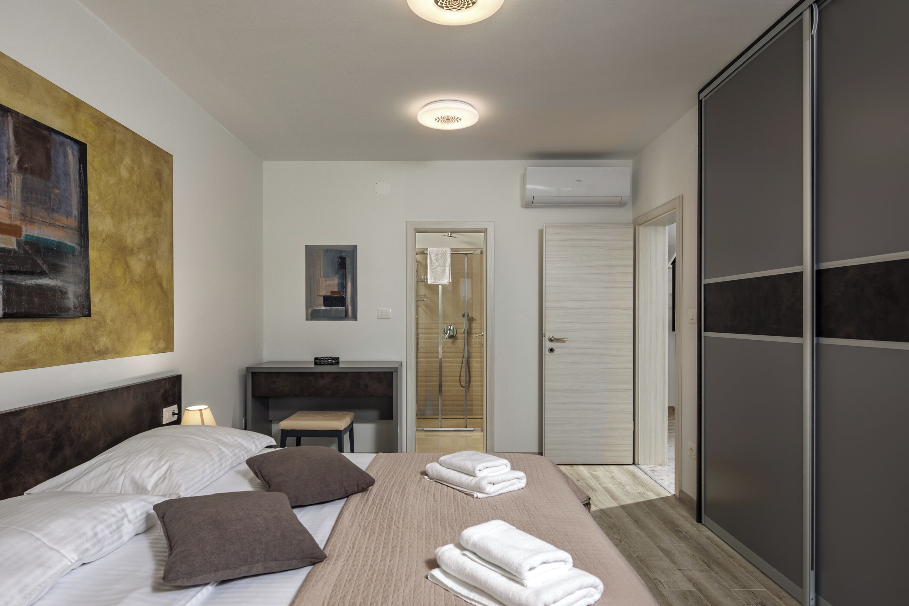 3 habitaciones y caja de seguridad en la habitación 