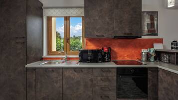 Familienvilla, 3 Schlafzimmer (Countryside Villa Katarina) | Eigene Küche | Kühlschrank, Mikrowelle, Ofen, Herdplatte