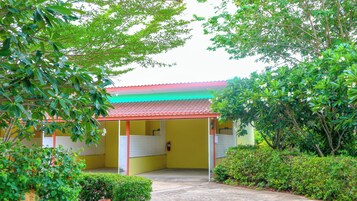 Fachada de la propiedad