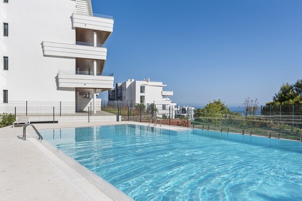 حمّام سباحة خارجي