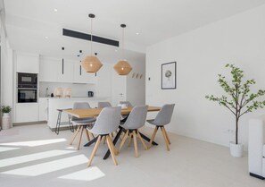 Dining - Gerrard | Sea views - jacuzzi - pool - terrace (Fuengirola)