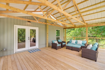 Views on 12 Acres: Ozark Mountain Cabin!