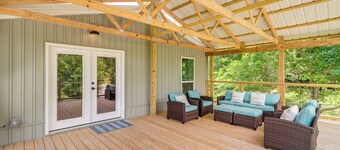 Views on 12 Acres: Ozark Mountain Cabin!