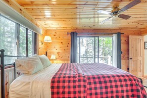 3 bedrooms, desk, iron/ironing board, Internet - Quiet Presque Isle Home w/ Grill: Families Welcome (Presque Isle)