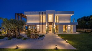 Exterior - Villa Hanami, Luxury Pearl in Marbella (Estepona)