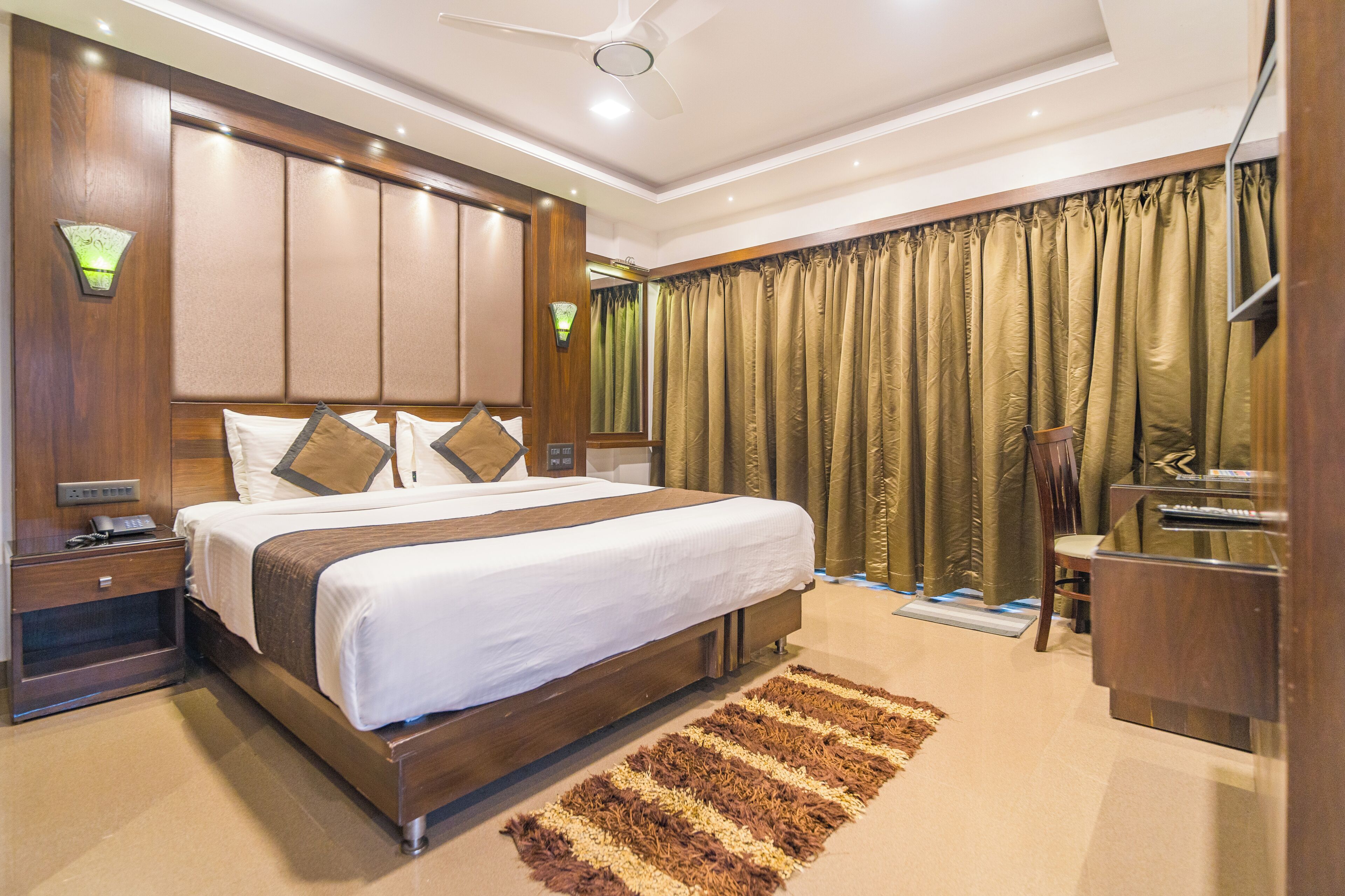 华丽双人房, 一层 | 高档床上用品、折叠床/加床（额外收费）、免费 WiFi、床单