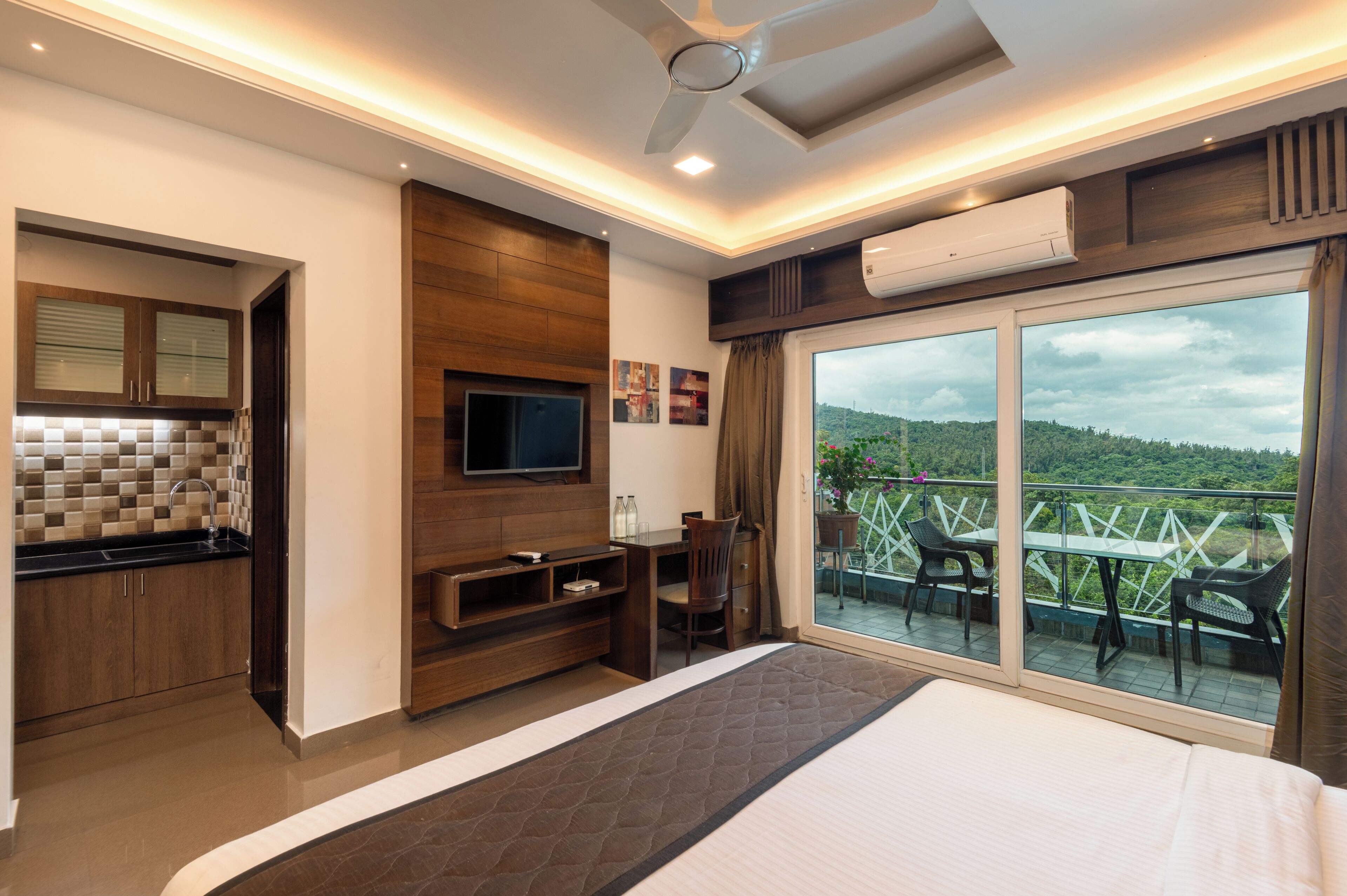Superior Double Room | Premium bedding, rollaway beds, free WiFi, bed sheets