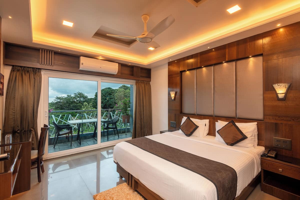 Superior Double Room | Premium bedding, rollaway beds (surcharge), WiFi (free), bed sheets