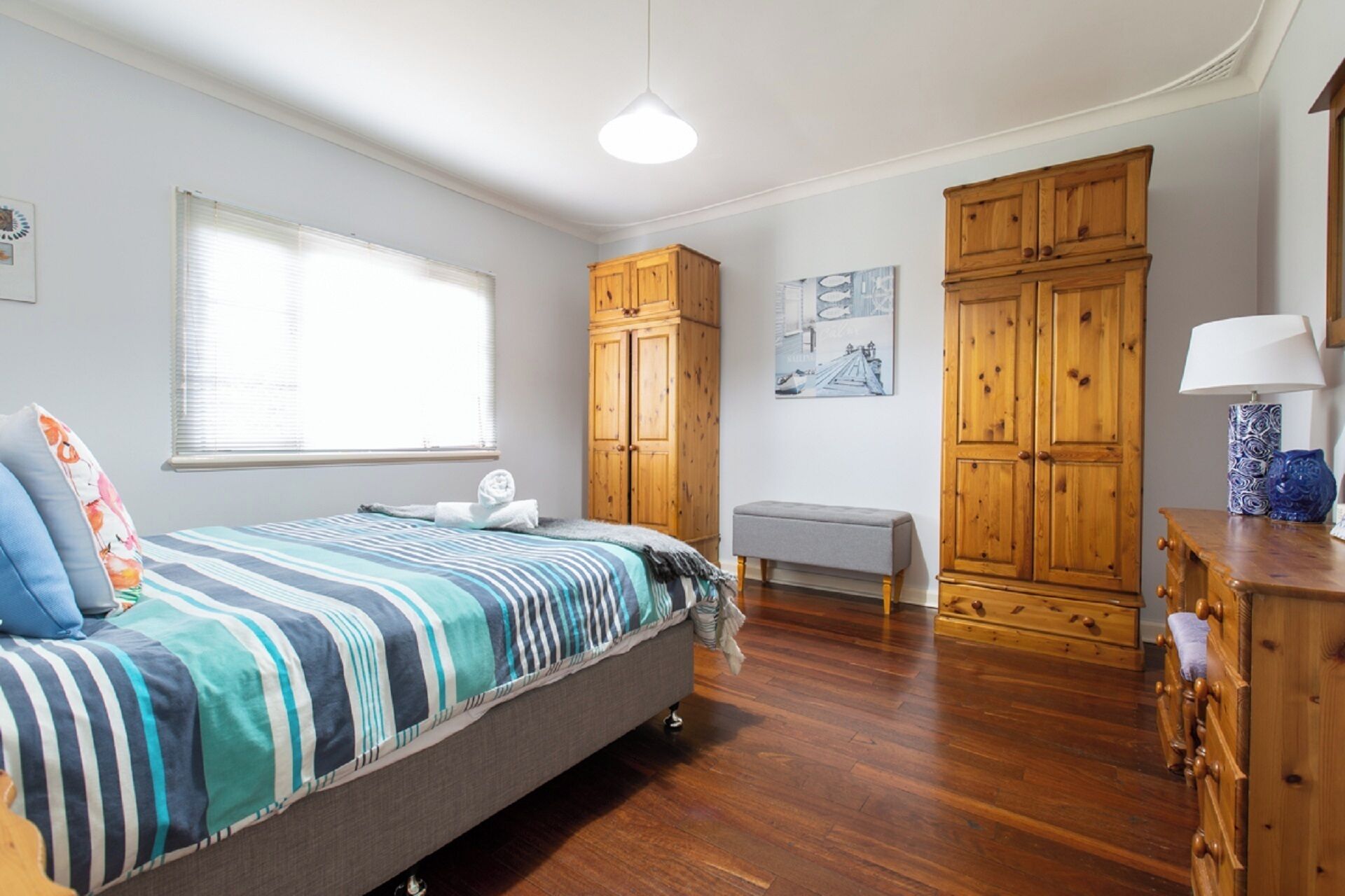 Nhà tiện nghi đơn giản | 3 phòng ngủ, trang trí khác biệt 