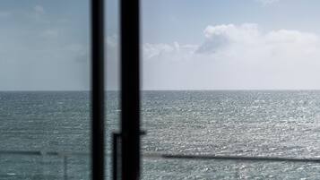 Premium King Suite | Beach/ocean view